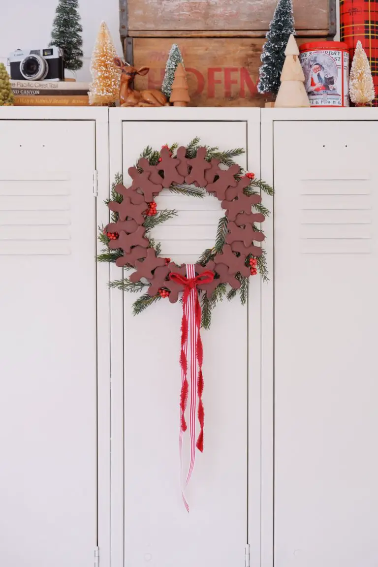 DIY Gingerbread Man Wreath